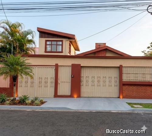 SE VENDE BELLA PROPIEDAD CON CASA EN SAN FRANCISCO DE 2 RÍOS. 