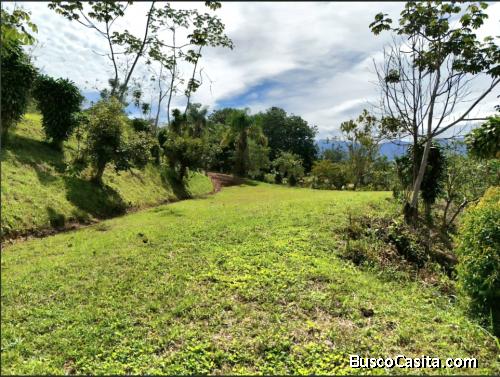 SE VENDE QUINTA CON ARROYO NATURAL Y VISTAS PANORAMICAS
