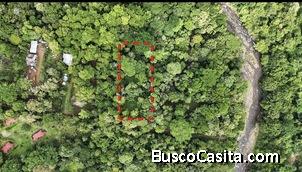 SE VENDE TERRENO LISTO PARA CONSTRUIR CERCA DE LA PLAYA Y JUNTO AL RIO