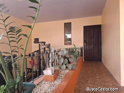 Venta de Casa en Guadalupe-Mata de Plátano. RAH 27-482