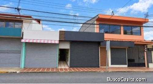 SE VENDE BELLA Y ÚTIL PROPIEDAD EN EL CENTRO DE PALMARES.