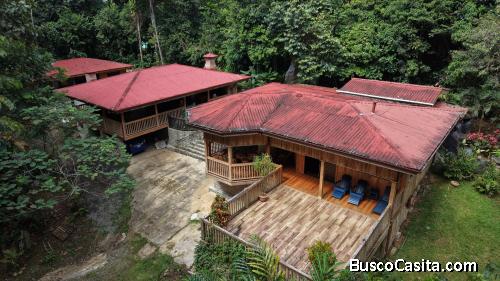 SE VENDE CASA EN SANTUARIO NATURAL CON RESERVA PRIVADA Y CASA DE HUESPEDES EN PEREZ ZELEDON