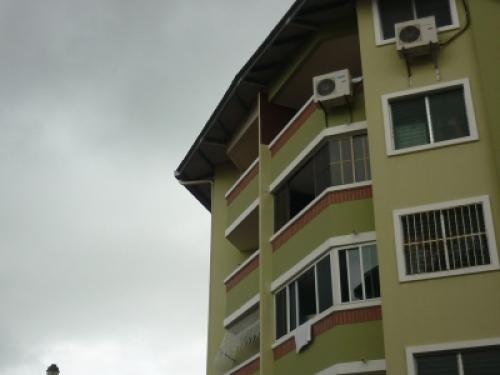 alquilo apartamento en p. del este, c. limberth