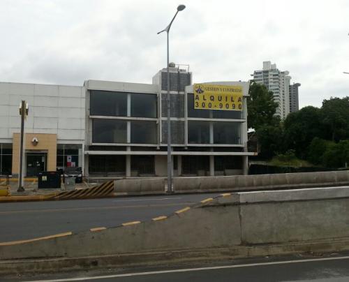 Espectacular local comercial en alquiler