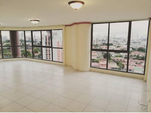 Apartamento de 3 Recamaras, incluye Línea Blanca, Ubicado en Hato Pintado, entrando por Grill 50.