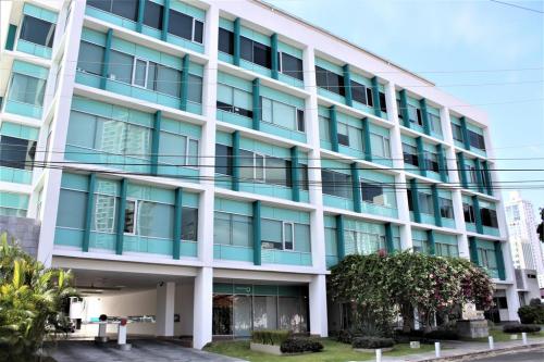 Como proyectar estatus a sus clientes en un ambiente cómodo y agradable de trabajo para su negocio.