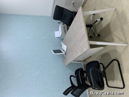 Se alquila el espacio con equipos: escritorio, computadora, impresora, lavamanos, camilla.