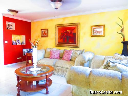 Se Linda Casa en Residencial Dorado Lakes