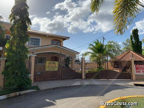 VENDO CASA CON TERRENO DE 521 Mts, en villa Lucre Altos de San Rafael.