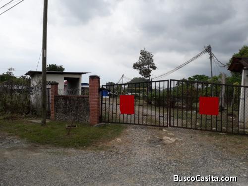 Finca con todas las instalaciones para crianza avicola