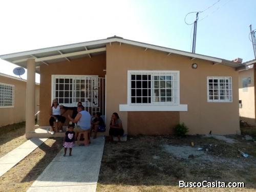 Acogedora Casa en Villa Grecia 