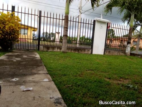 Céntrico orilla de la interamericana 