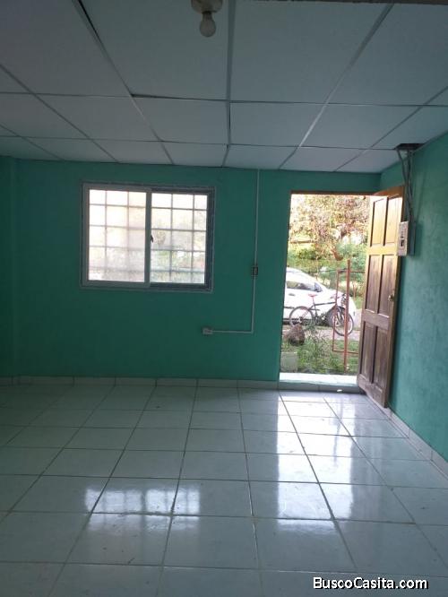 Se vende casa con título en San Martín de La Mesa