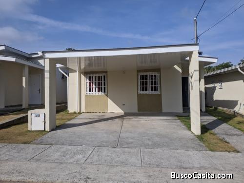 Hermosa y céntrica casa en Vista Alegre, Arraiján. 