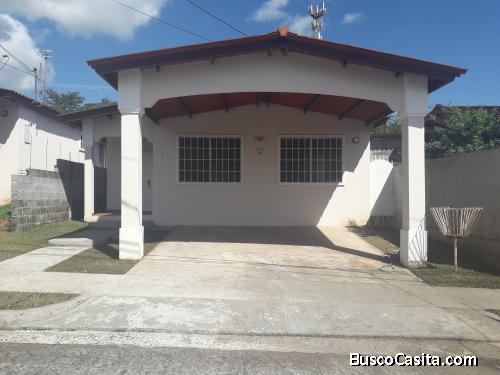 Venta de casa en Brisas del Golf Arraiján