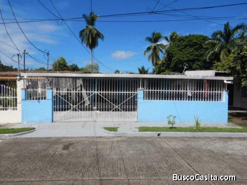 Hermosa  casa en Urbanización  Santa  Clara, Juan Diaz 
