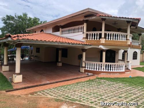 vendo casa en Tanara con amplio terreno