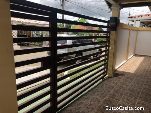 Se vende amplia casa en La Chorrera, Residencial Villas del Campo 