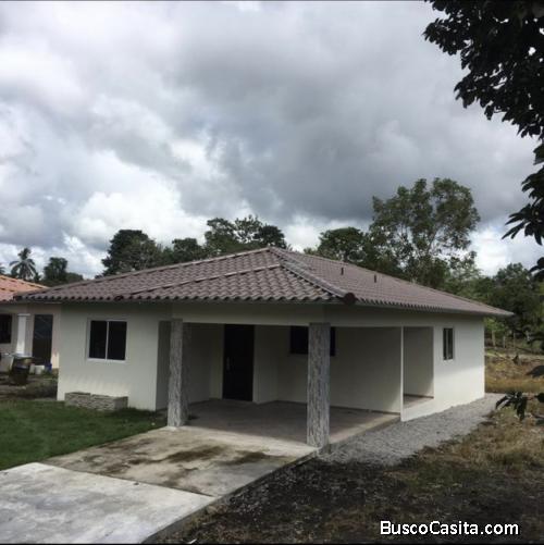 Se vende casa nueva en Los Centauros Bugaba 3R 2B. Ingreso familia 1,200.00