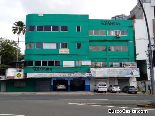 Edificio Alhambra, en Vía España y calle I La Cresta