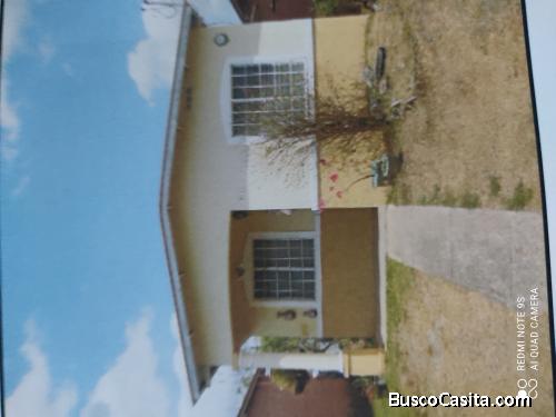 Se alquila casa en el Trébol 2 en Cabra Pacora