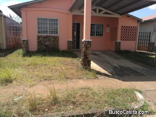 Casa en barriada de Villas del Campo