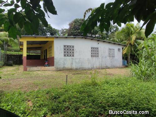 SE VENDE Terreno con 2 Apartamentos