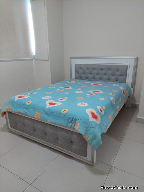 ALQUILO HABITACION PARA DAMA EN ARENAS PARK. PARQUE LEFEVRE 