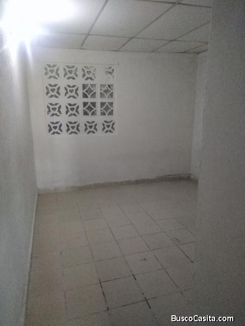 Alquilo cuarto a pareja o individual 