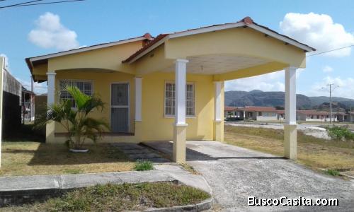 Se alquila casa en el Residencial Miraflores en Penonomé 