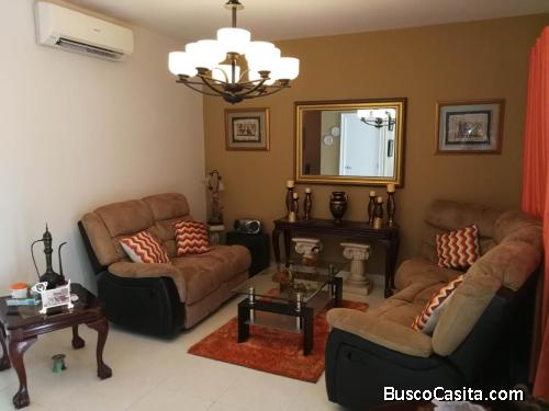 Se alquila casa semi amueblada - Quinta de Versalles