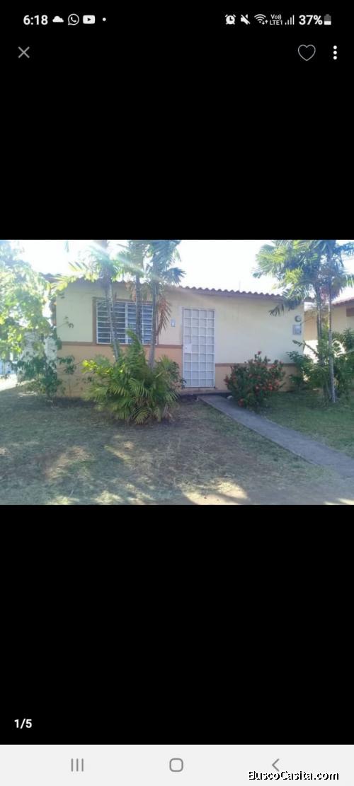 Alquiler de casa esquinada en Santa Isabel Pacora 