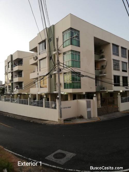 Betania, Club X cerca del Metro de Panamá