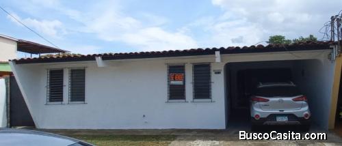 amplia casa remodelada en lugar tranquilo y seguro 