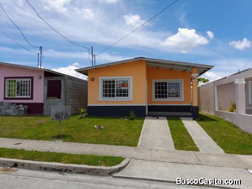 Vendo Casa en Pradera de San Lorenzo, entrando por La Cabima.