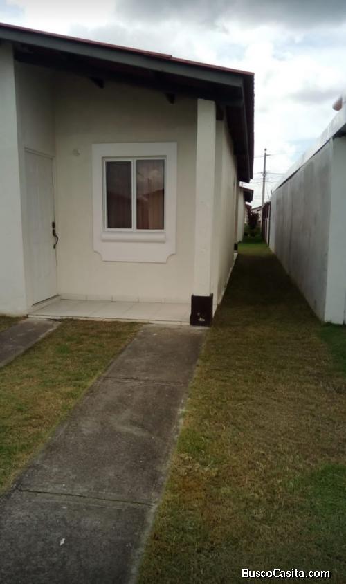 SE ALQUILA CASA EN VACAMONTE PH LA HACIENDA RESIDENCIAL CERRADO