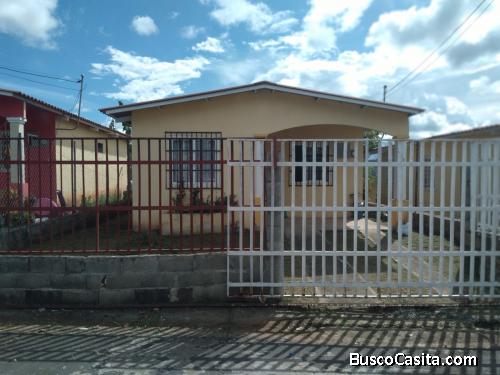 Se aquila casa de barriada Peña Blanca-Chorrera.
