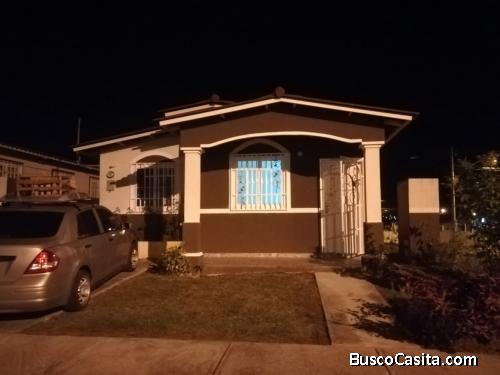 Alquilo casa de dos recámaras cerca al centro de La Chorrera