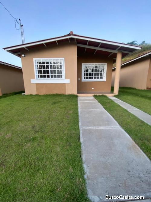 Se alquila casa nueva Praderas del Norte.