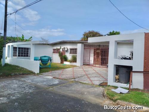 VENTA CASA EN BARRIADA CON GARITA EN VILLLA ZAITA