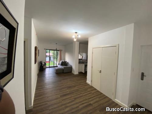 ubicado en la zona de VILLA DE LAS ACACIAS, muy buena ubicación. 