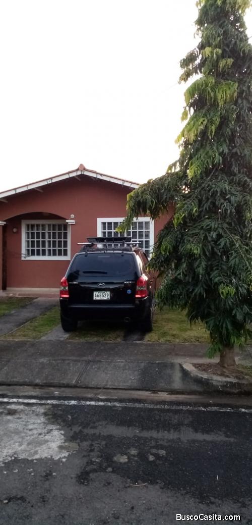 Alquilo casa Valle Bonito Chorrera opcion a compra