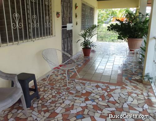 Se vende amplia residencia