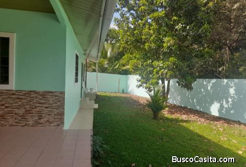 Se vende amplia casa en Penonome