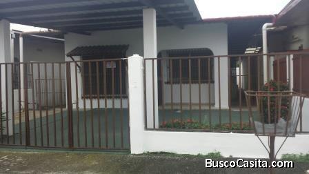 Casa en alquiler en Campo Limberg 