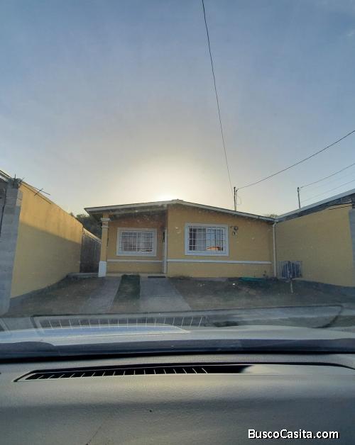 Se vende Casa en Praderas de San Lorenzo 