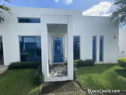 IBIZA VILLAGE, villa en residencial de playa