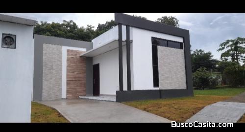 SE ALQUILA CASA EN PH JARDINES ESPINO DE LA ROSA
