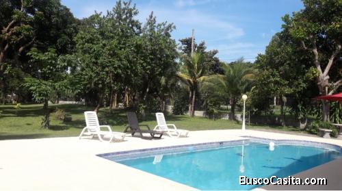 Se vende hermosa casa de playa en Malibu Gorgona