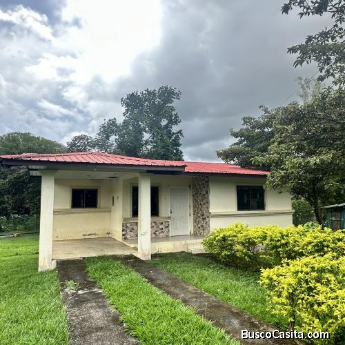 Casa en los algarrobos de David, chiriquí.